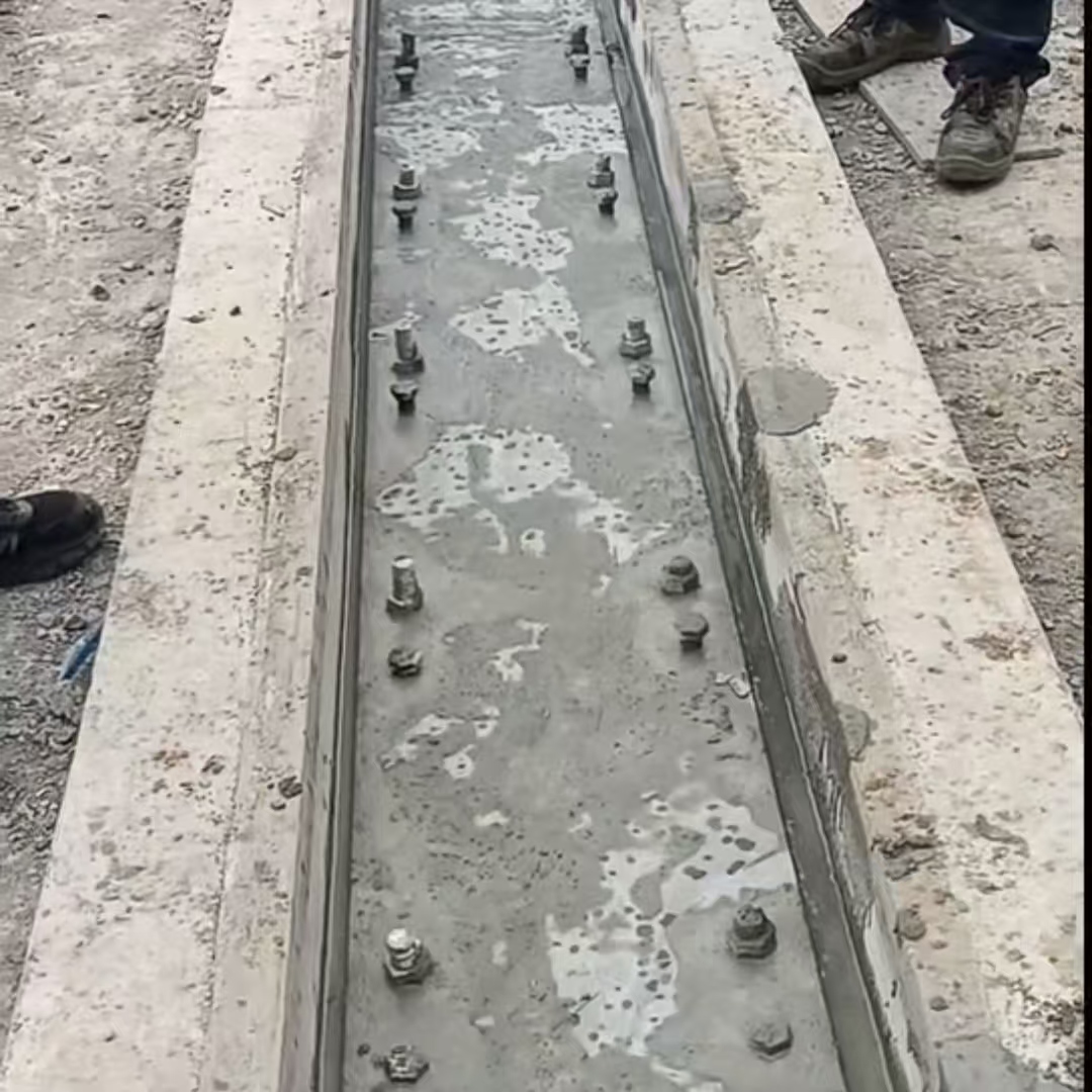 沙坪坝港口码头起重机龙门吊重型机械设备稳固用早强快凝轨道胶泥